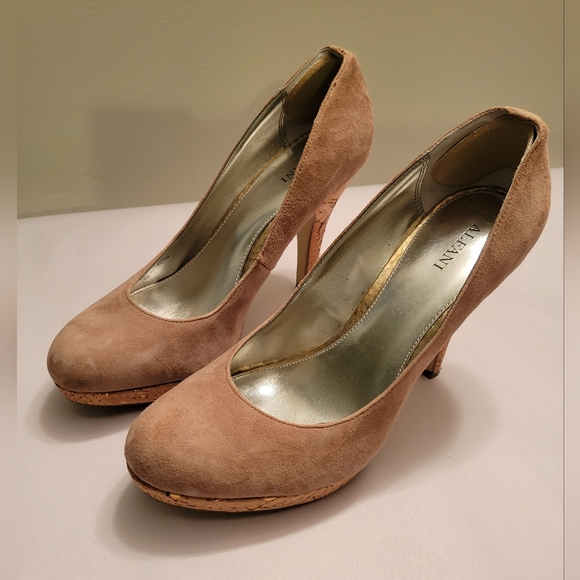 Alfani Tan Cork Heel Pumps - Picture 2 of 8